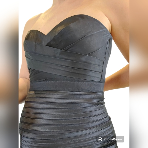 BCBG MAXAZRIA Strapless Evening Gown - Picture 4 of 9